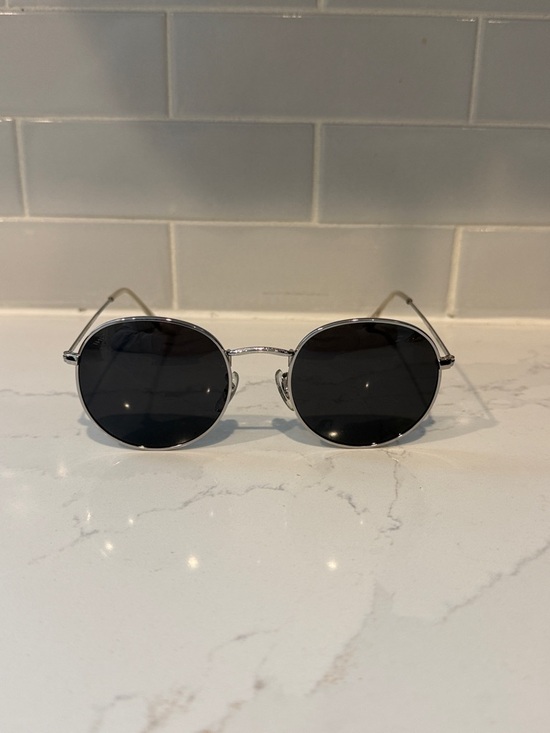 Accessories - Round Metal Frame Sunglasses - Silver with Black Lenses